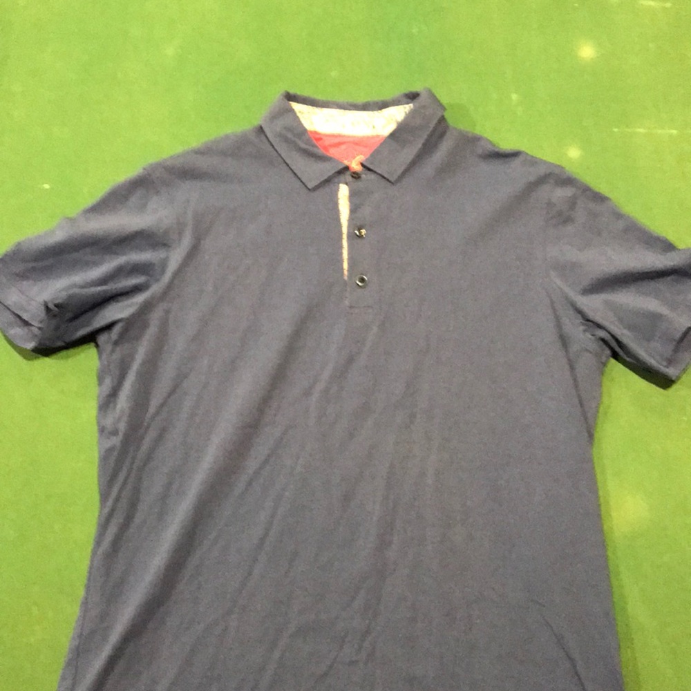 Robert Graham Men’s Collared Shirt (Used)